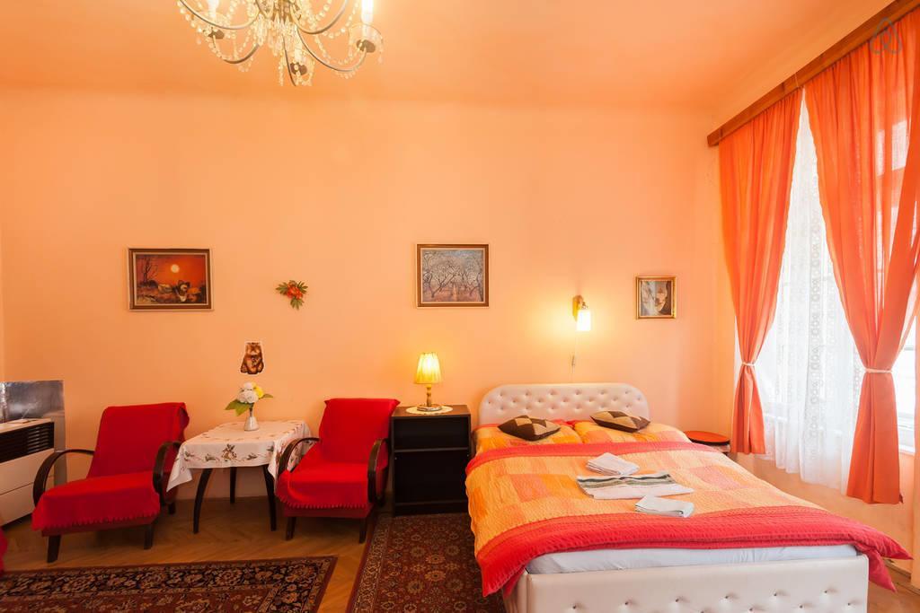 Luxury Family Hotel Royal Palace Prague Exterior photo A typical hotel room