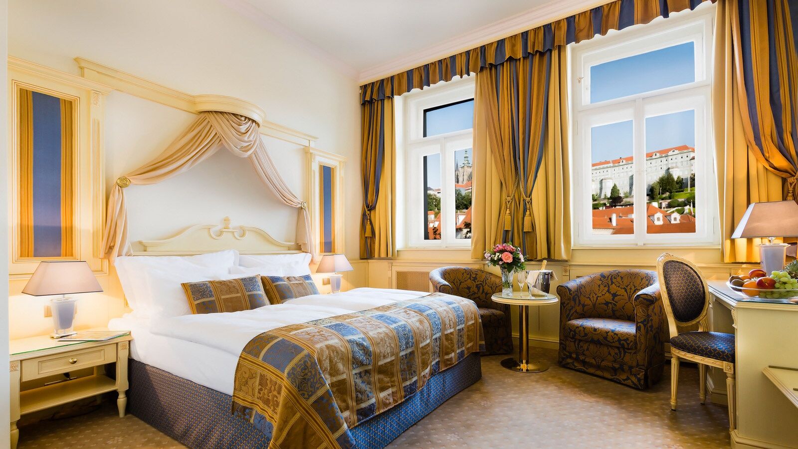 Luxury Family Hotel Royal Palace Prague Room photo A room at the Hotel Imperial
