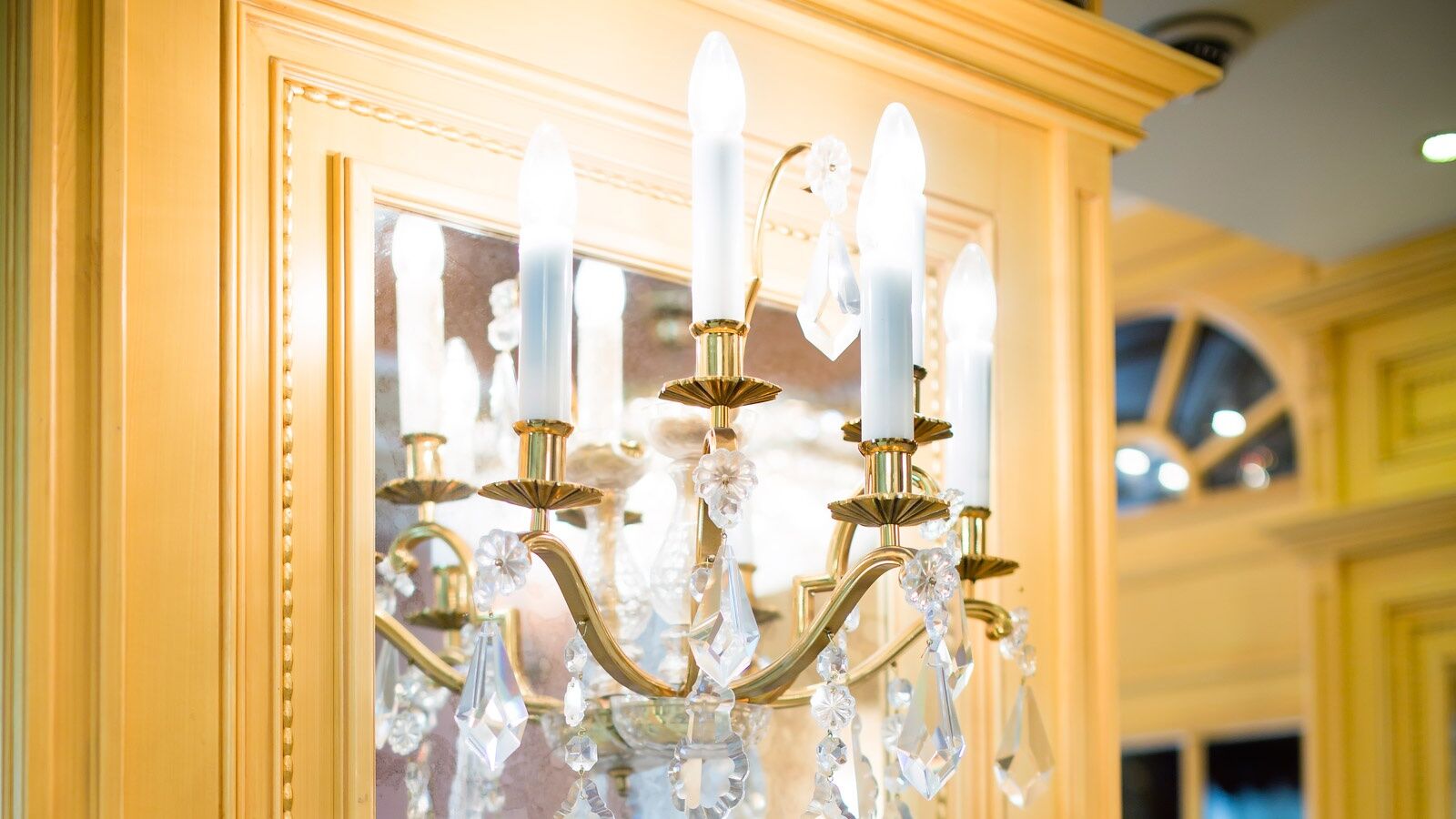 Luxury Family Hotel Royal Palace Prague Room photo A chandelier